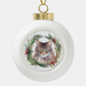 Maine Coon Cat Weihnachtsschreath Festive Kitten Keramik Kugel-Ornament (Vorderseite)