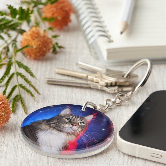 Maine-Coon-Katze mit rot-weißer Aura und Sternen Schlüsselanhänger (Vorderseite rechts)