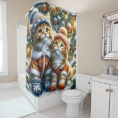 "Maine Coon Kittens’ Erster Weihnachtsschneefall" Duschvorhang (Beispiel)