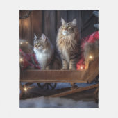 Maine Coon Snowy Sleigh Weihnachtsdekor Fleecedecke (Vorderseite)