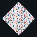 Maine-Icons Halstuch<br><div class="desc">Dieses Design beinhaltet alle Ihre Lieblingssymbole: Chickaden, Stiefel, Heidelbeeren, Bojen, Hummer, Lupinen und Leuchtturme.</div>