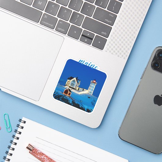 Maine Nubble Lighthouse Aufkleber (Laptop mit iPhone)