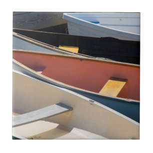 Maine, Rockland. Bunte Boote in Rockland Fliese