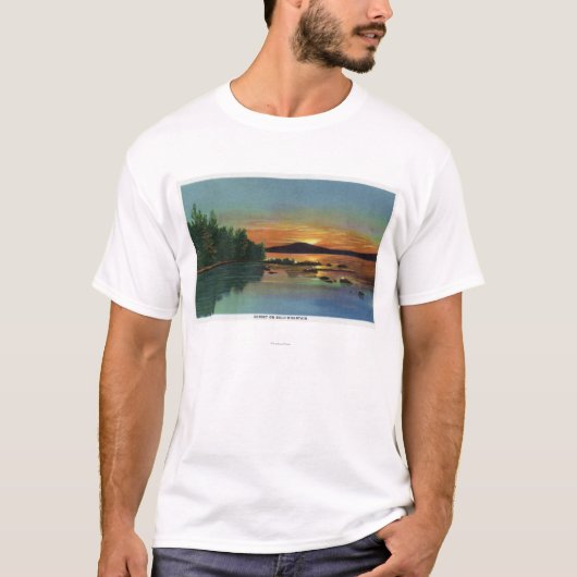 MaineView eines Sonnenuntergangs auf kahlem Berg T-Shirt (Vorderseite)