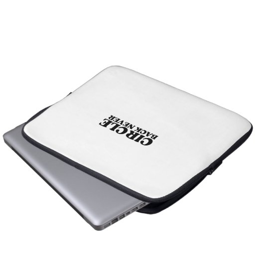 Mainframe Insulation | Circle Back Never Laptopschutzhülle (Vorne Knopf)