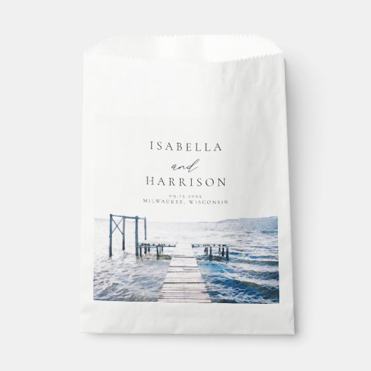MAIRI Lake Pier Zielort Wasserfarbenhochzeit Geschenktütchen (Vorderseite)