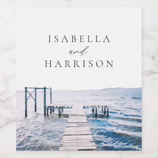 MAIRI Lake Pier Zielort Wasserfarbenhochzeit Weinetikett (Einzelnes Label)