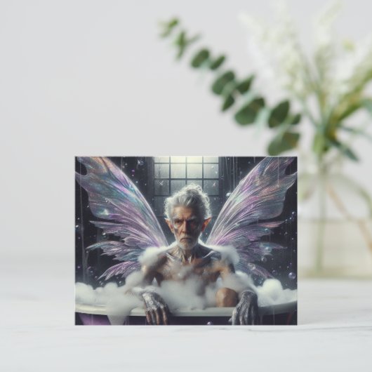 Mairy älder man Gray Hair in der Lila Badewanne Postkarte (Stehend Vorderseite)