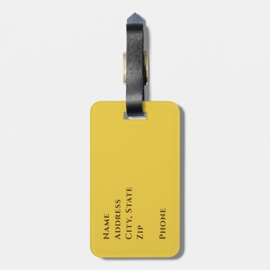 Maisernte, Pile von geerntetem Mais auf Brüsten Gepäckanhänger (Rückseite vertikal)