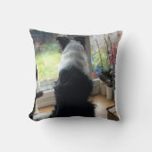 Maisie Rain Watching Cushion Kissen (Vorderseite)