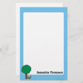 Maisy liest ihr Bibliotheksbuch draußen Briefpapier (Vorne/Hinten)