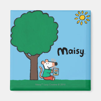 Maisy liest ihr Bibliotheksbuch im Freien Magnet