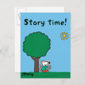 Maisy liest ihr Bibliotheksbuch im Freien Postkarte (Vorne/Hinten)