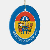 Maisy schreibt Postkarten unter blauem Schirm Keramikornament (Rechts)