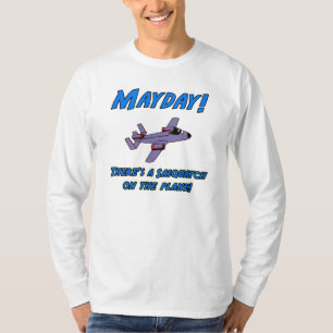 Maitag! Es gibt ein Sasquatch auf dem Flugzeug! T-Shirt