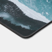 Majestätische Berge über das Nebeltal Schreibtischunterlage (Ecke)