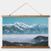 Majestätische Berge über das Nebeltal Wandteppich Mit Holzrahmen (Vorne)