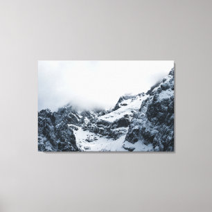 Majestätische Berge unter den Wolken Leinwanddruck