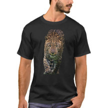 Majestätische Leoparden streifen durch die wilde T