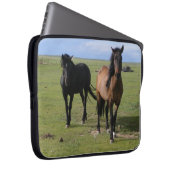 Majestätische Mustangs Laptopschutzhülle (Vorne Rechts)