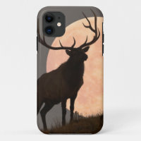 Majestätische Stier-Elch-und Vollmond-Aufstieg