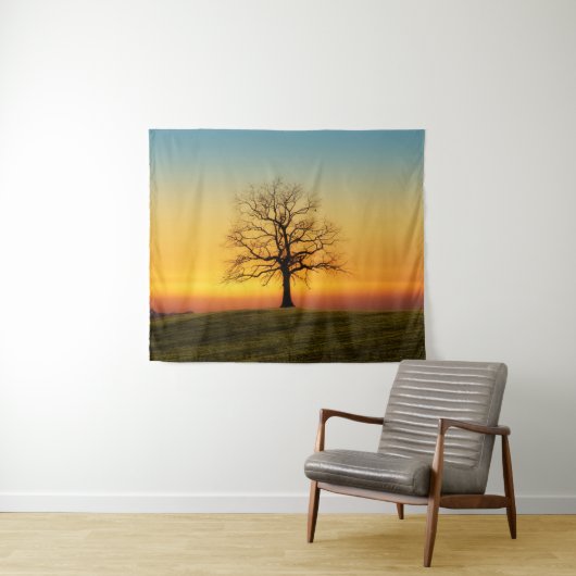 Majestätischer Baum bei Sonnenuntergangslandschaft Wandteppich (Beispiel (Horizontal))