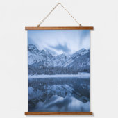 Majestätischer Berg Mangart Reflektion Fuskersee Wandteppich Mit Holzrahmen (Vorderseite)