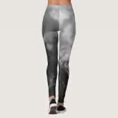 Majestätischer Berg unter Wolken Leggings (Rückseite)