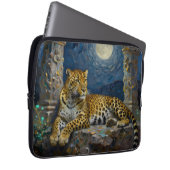 Majestätischer Leopard auf Klippenvorsprung Laptopschutzhülle (Vorne Rechts)