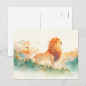 Majestätischer Löwe Nebeliger Bergwald Postkarte (Vorne/Hinten)