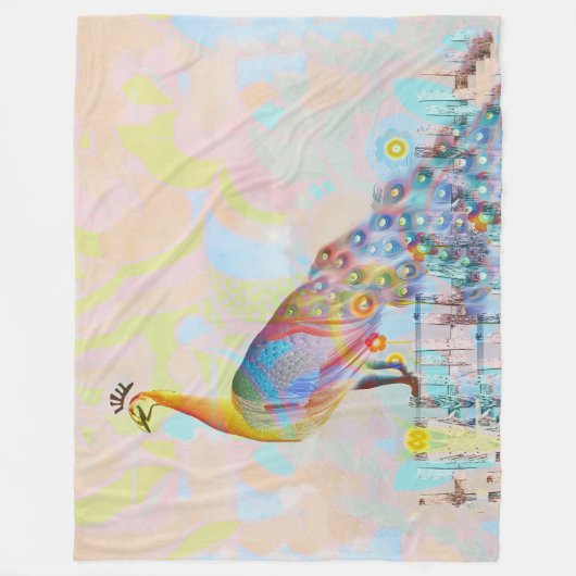 Majestätischer Pfau auf einem Zaun - abstrakte Kun Fleecedecke (Vorderseite)