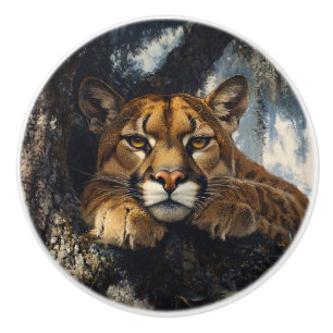 Majestätischer Puma im Wald Keramikknauf