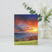 Majestätischer Sonnenaufgang in der Bergwelt Postkarte (Stehend Vorderseite)