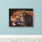 Majestätischer Tiger Klein Leinwanddruck (Insitu (Holzboden))
