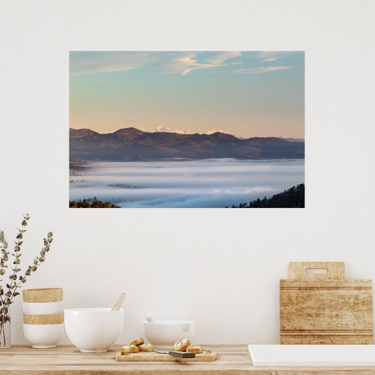 Majestätischer Triglav mit Nebel im Tal Poster (Küche)