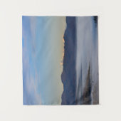 Majestätischer Triglav mit Nebel im Tal Wandteppich (Vorderseite)