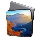 Majestätisches Bergtal-Fluss-Design Laptopschutzhülle (Vorderseite Links)