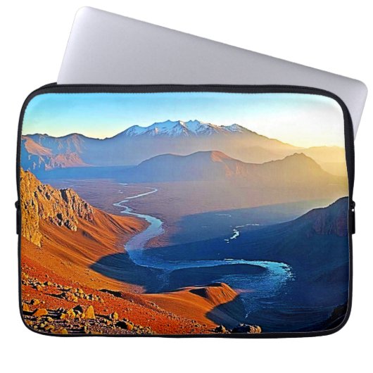 Majestätisches Bergtal-Fluss-Design Laptopschutzhülle (Vorderseite)