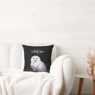 Majestätisches Winter-Schneeeulen-Monogramm mit in Kissen