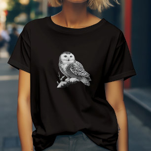 Majestätliche Schneuleule sitzend T-Shirt