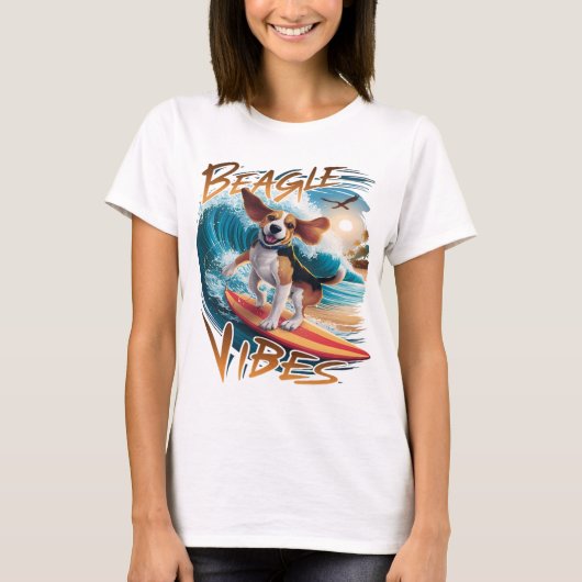 Majestic Beagle surfen im Riesenwald T-Shirt (Vorderseite)