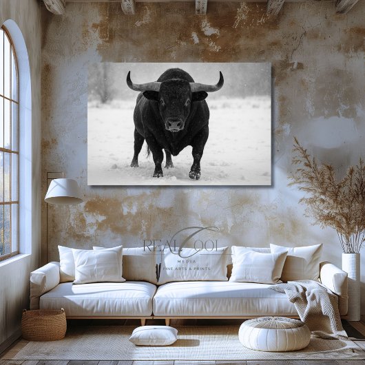 Majestic Black Bull im Winterschneefeld Poster