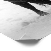 Majestic Black Bull im Winterschneefeld Poster (Ecke)