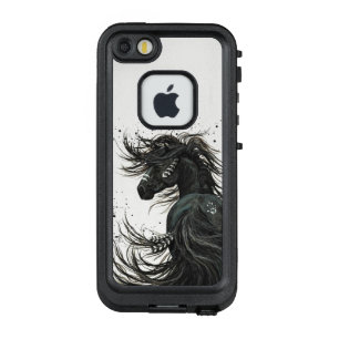 Majestic Black Friesian Horse Cover von Bihrle LifeProof FRÄ’ iPhone SE/5/5s Hülle