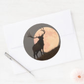 Majestic Bull Elk und Vollmond-Aufstieg Runder Aufkleber (Umschlag)