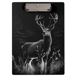 Majestic Deer in der Wildnis - Black&White Art Klemmbrett