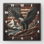Majestic Eagle mit Bergen und amerikanischer Flagg Quadratische Wanduhr (Vorderseite)