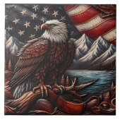 Majestic Eagle mit Blick auf die Berge und die Fla Fliese (Vorderseite)