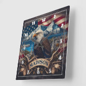 Majestic Eagle mit Blick auf Madison Landschaft Quadratische Wanduhr (Winkel)