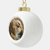 Majestic Eagle mit Blick auf Serene Lake Keramik Kugel-Ornament (Rechts)